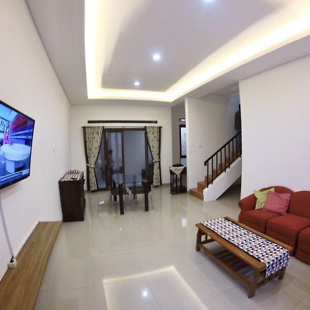Baturetno Padma Laguna Guesthouse מראה חיצוני תמונה